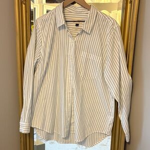 Universal Thread White with Green Stripes Button Down Shirt